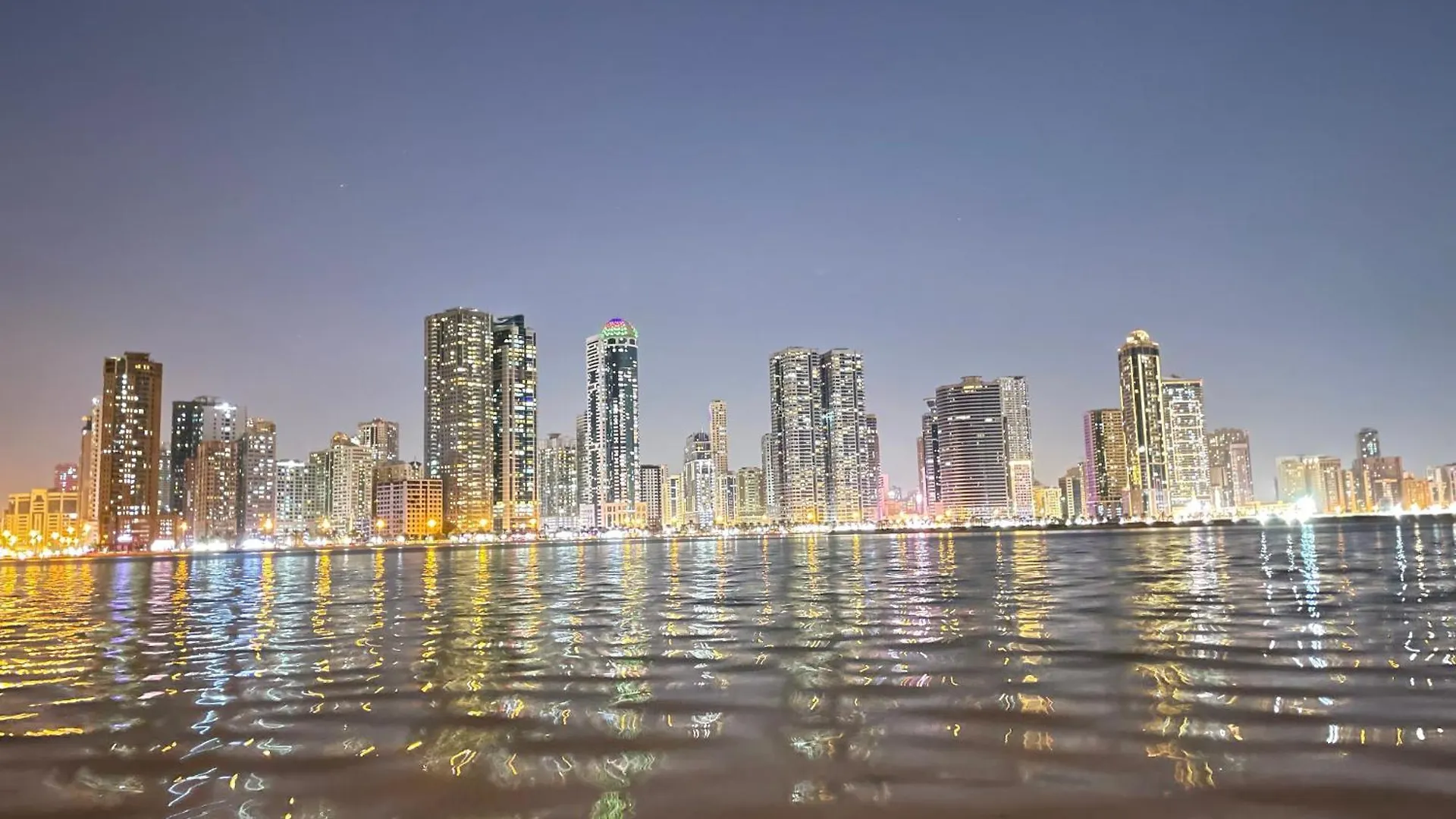 Cozy Zone Apartment Sharjah 0*,